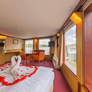 Boat Hotel Fortuna